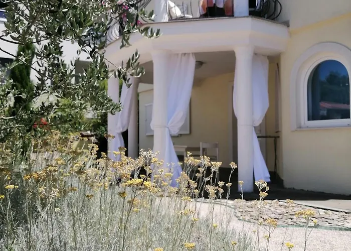 Villa Mandolina Apartments