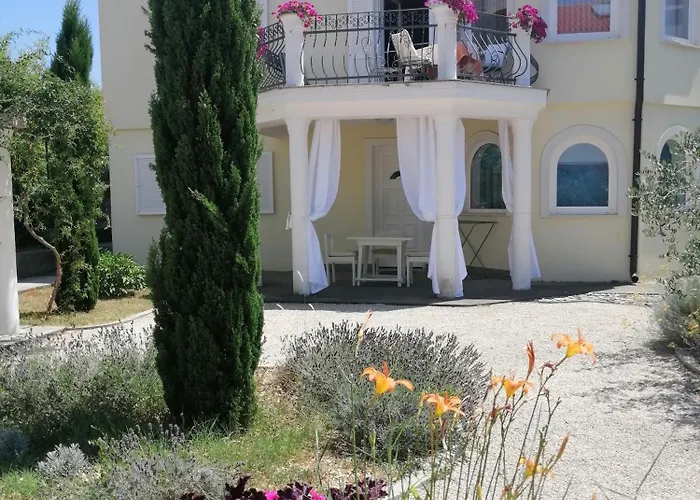 Villa Mandolina Apartments